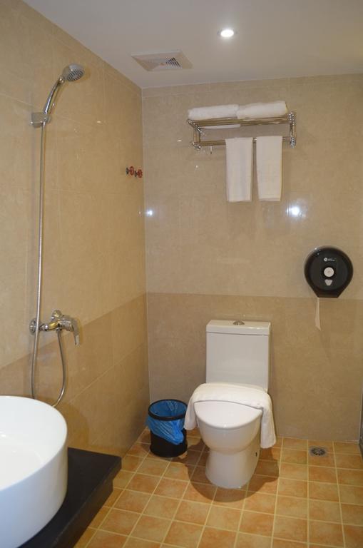 Good Luck Hotel Yangon Extérieur photo