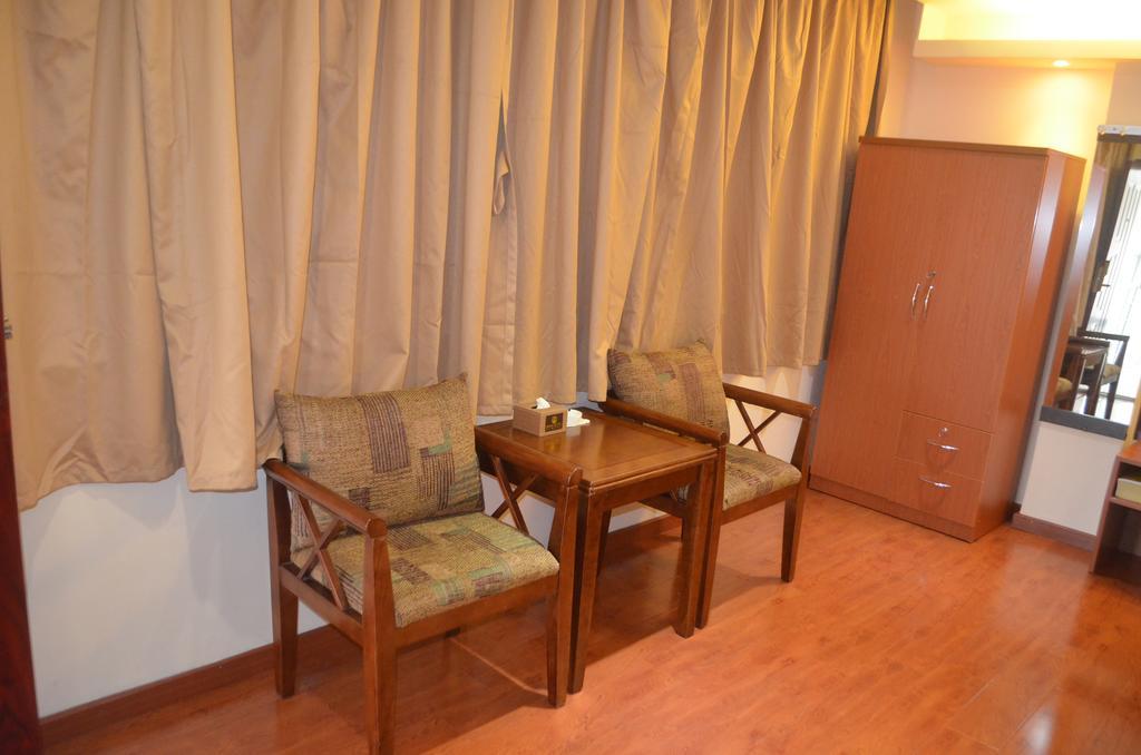 Good Luck Hotel Yangon Extérieur photo