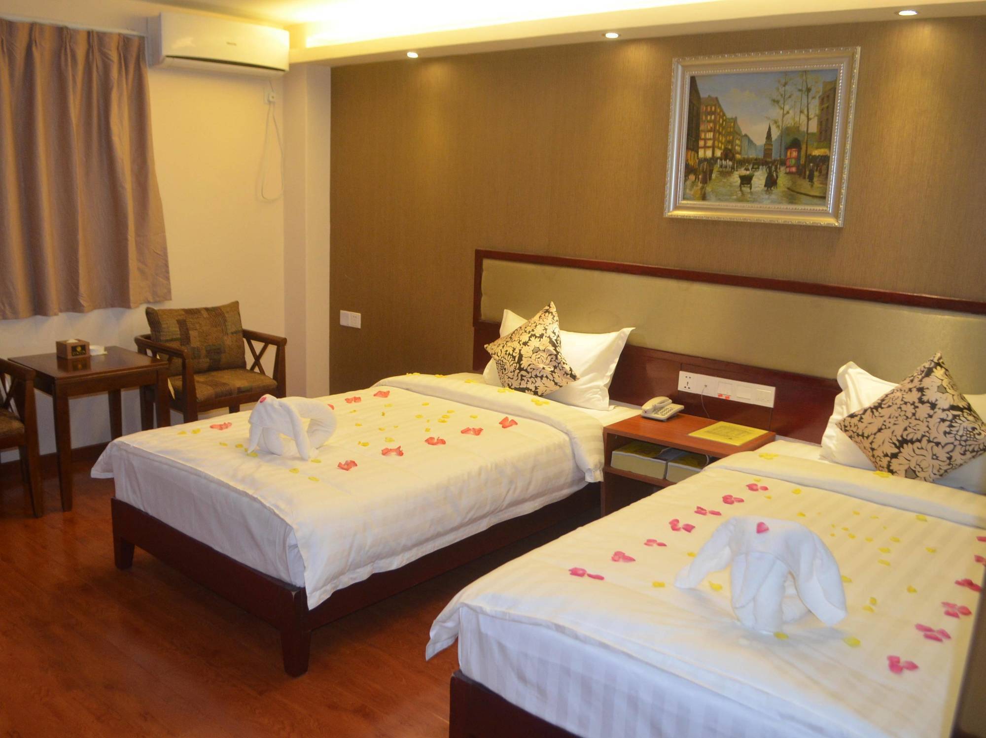 Good Luck Hotel Yangon Extérieur photo