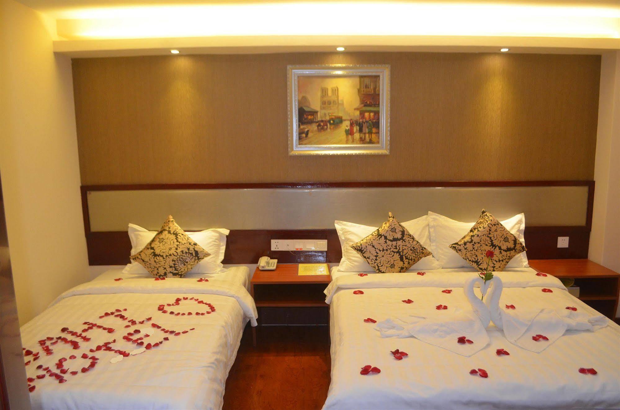 Good Luck Hotel Yangon Extérieur photo