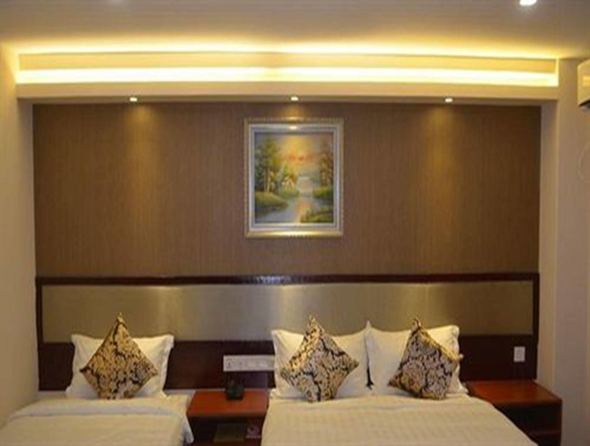 Good Luck Hotel Yangon Extérieur photo