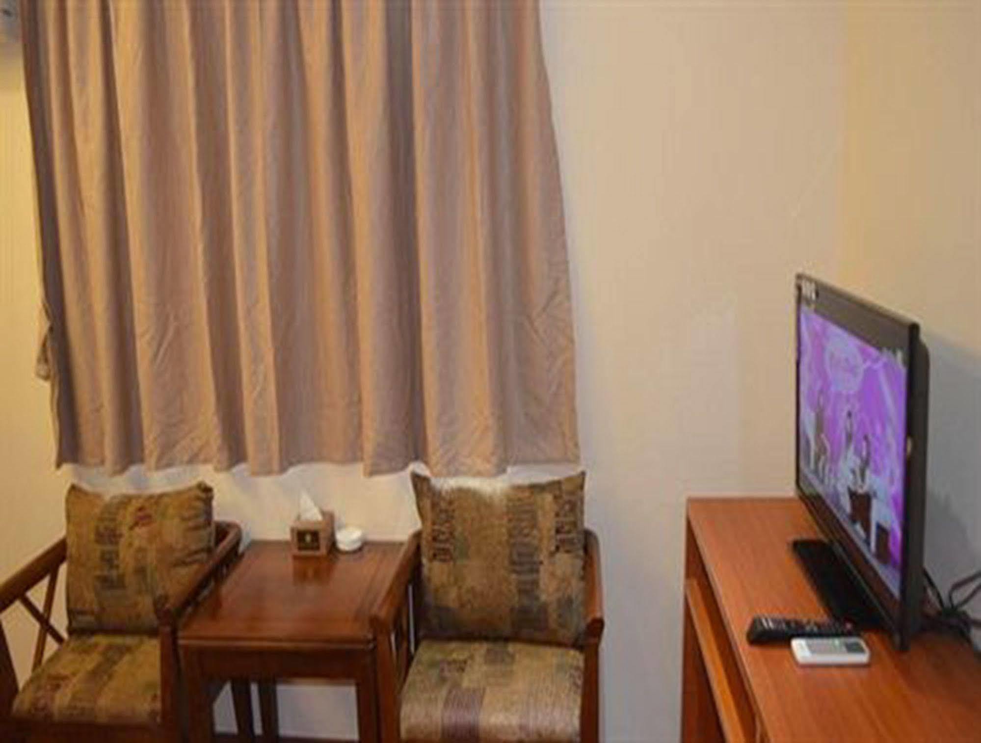 Good Luck Hotel Yangon Extérieur photo