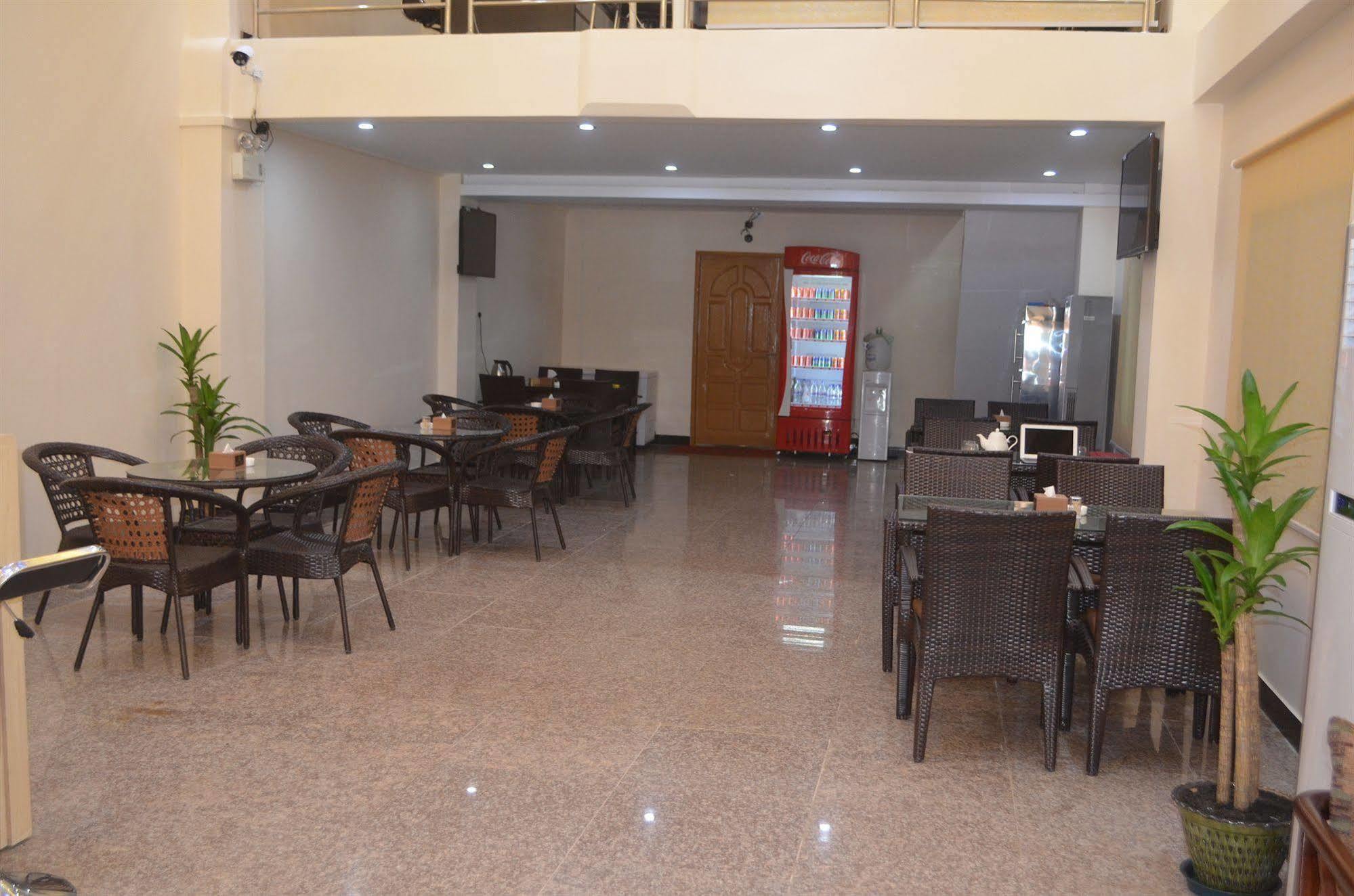 Good Luck Hotel Yangon Extérieur photo