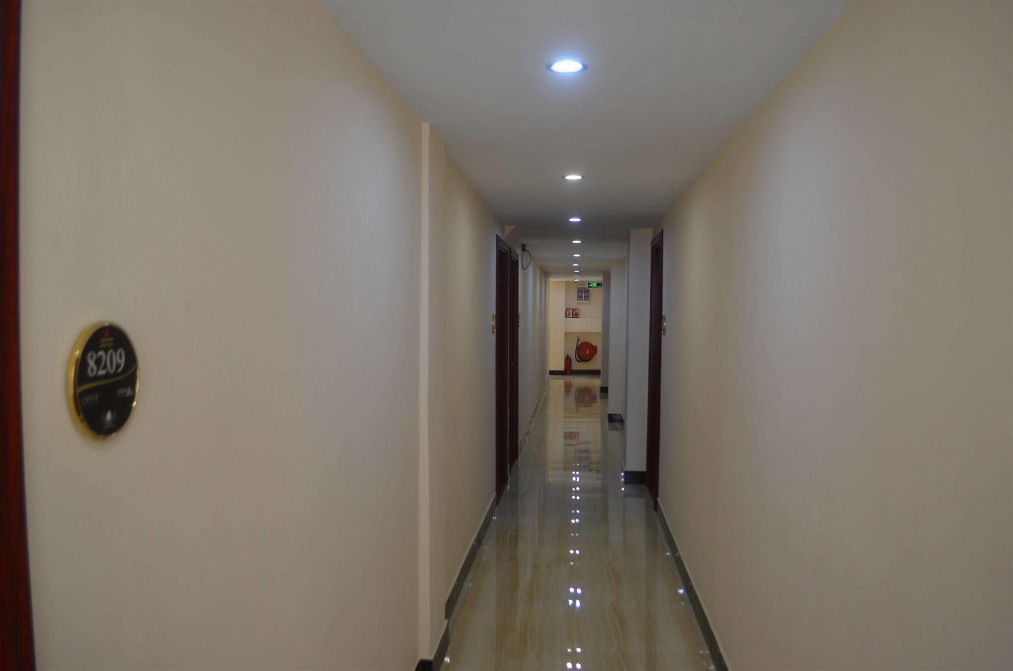 Good Luck Hotel Yangon Extérieur photo